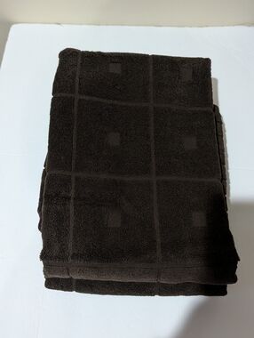 NEW Studio JCPenney Home Collection, Plush Dark Brown Grid Bath Towel.Lot Of Two
